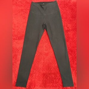 Lyssé Tummy Control Leggings